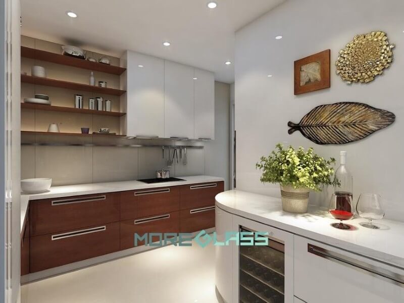 Thiết kế nội thất phòng bếp chữ L hiện đại, mới mẻ với gam màu trắng và ghi làm chủ đạo tăng thêm vẻ đẹp sang trọng cho căn nhà. Thiết kế nội thất bếp hiện đại